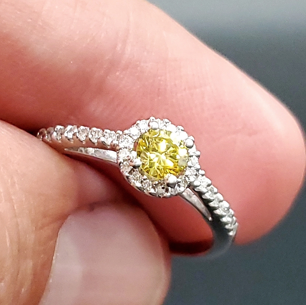Diamonds Wedding ring in white 14k gold